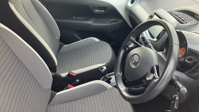 Toyota Aygo 1.0 VVT-i X-Trend 5dr x-shift Petrol Hatchback